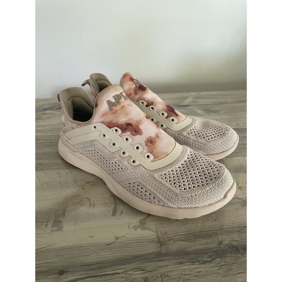 APL TechLoom Tracer Sneaker in Warm Silk & Almond Tie Dye pink size 7 women - Picture 1 of 9